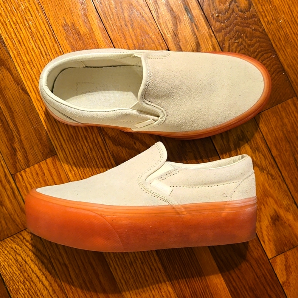 Vans Classic Platform Suede Slip-On